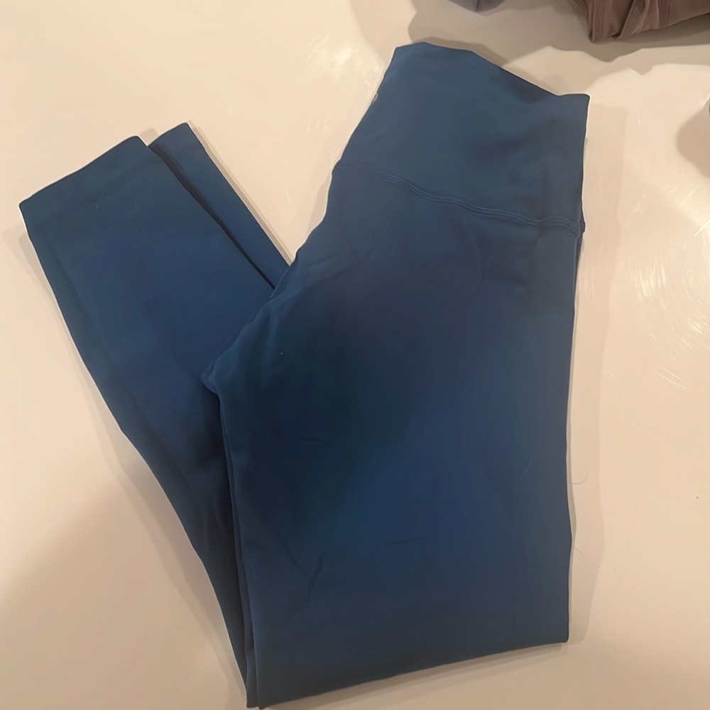 Lululemon teal leggings 3/4 length